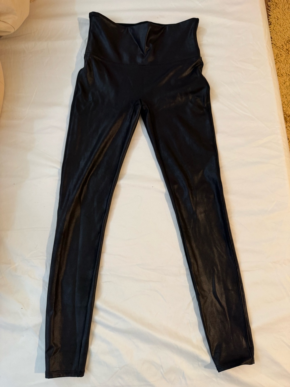 SPANX Black Faux Leather Leggings no front seem size medium